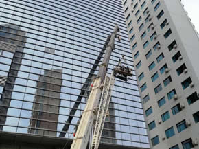 幕墻破損玻璃更換——國網甘肅電力培訓中心