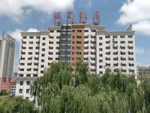 臨夏飯店1275M熱水系統除垢清洗